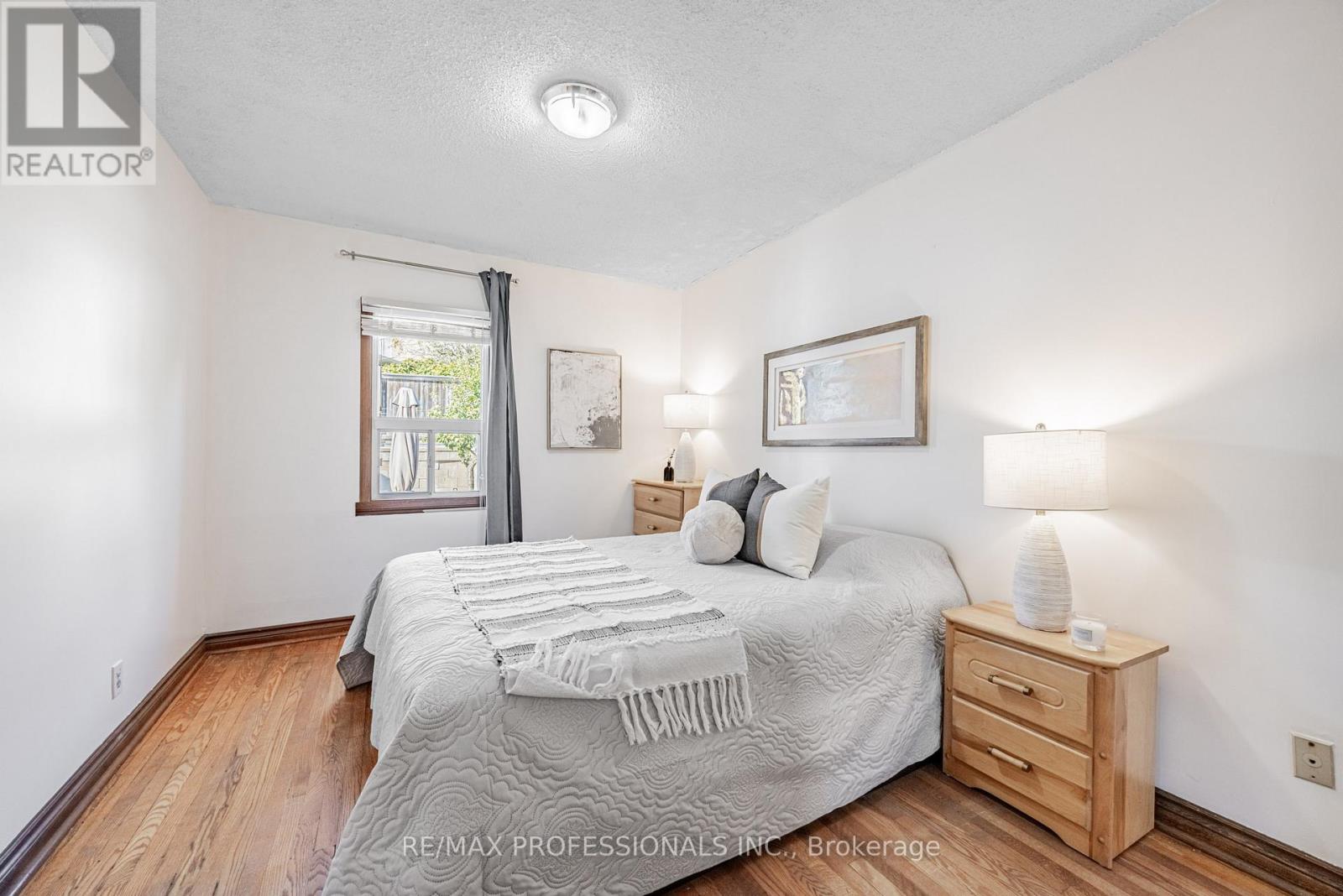 54 Holmesdale Crescent, Toronto, Ontario  M6E 1Y5 - Photo 15 - W12612170