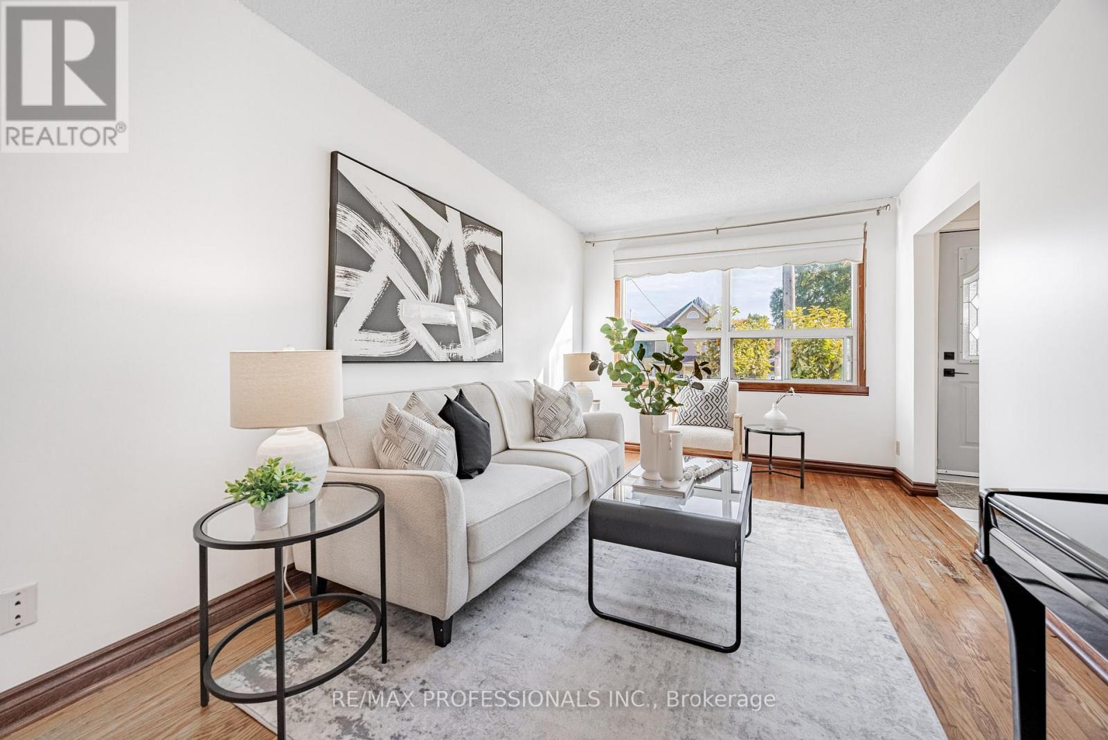 54 Holmesdale Crescent, Toronto, Ontario  M6E 1Y5 - Photo 3 - W12612170