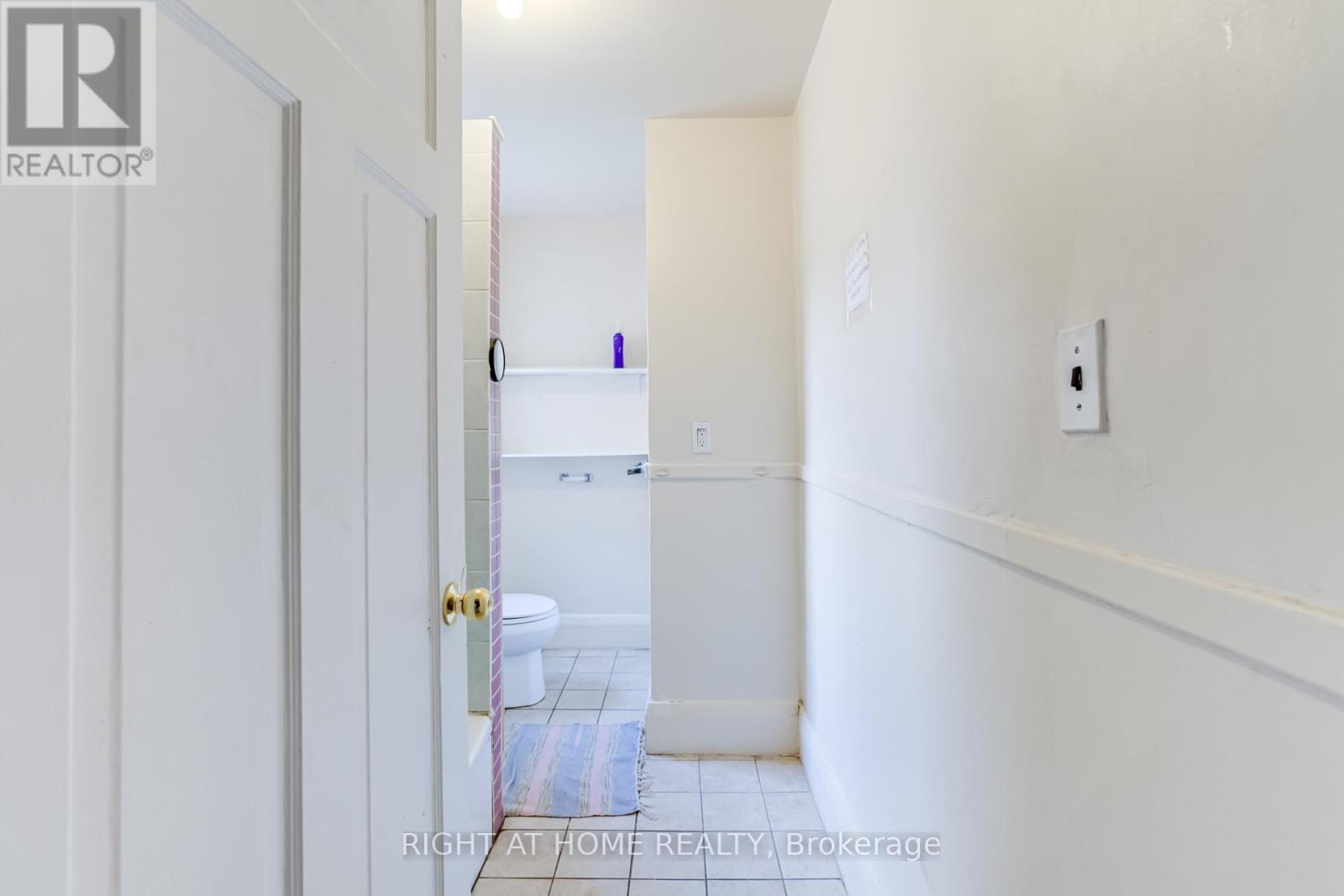 16 Pryor Avenue, Toronto, Ontario  M6N 1M4 - Photo 17 - W12612224