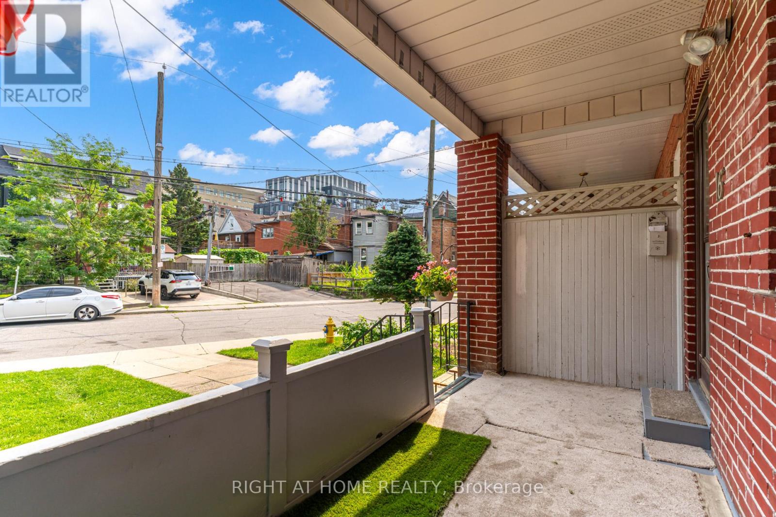 16 Pryor Avenue, Toronto, Ontario  M6N 1M4 - Photo 3 - W12612224