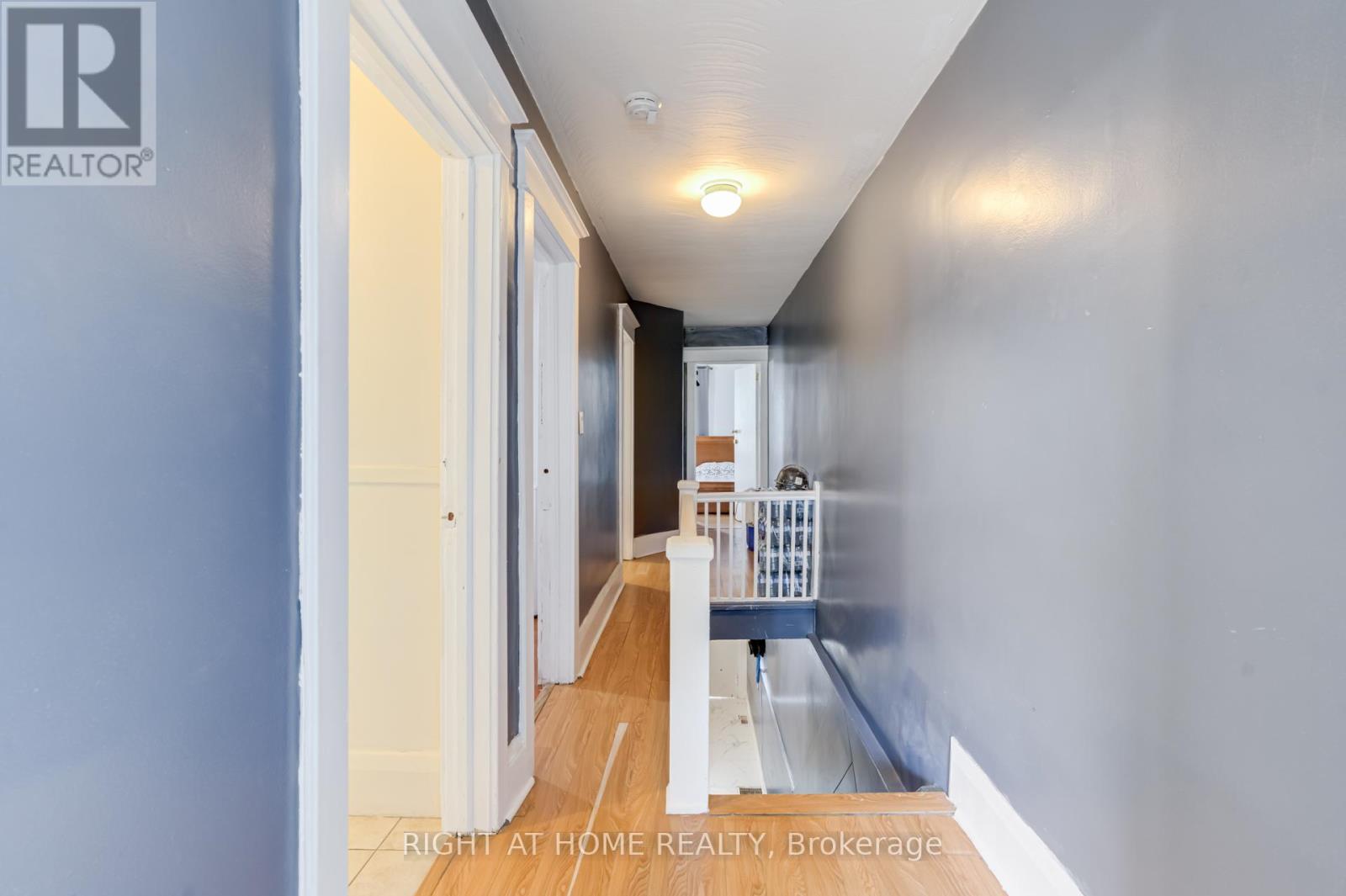 16 Pryor Avenue, Toronto, Ontario  M6N 1M4 - Photo 7 - W12612224