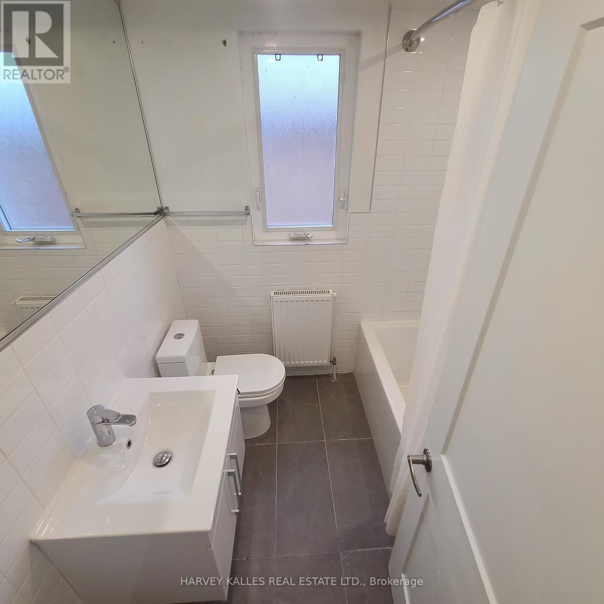 6 - 521 Browns Line, Toronto, Ontario  M8W 3V1 - Photo 2 - W12612226