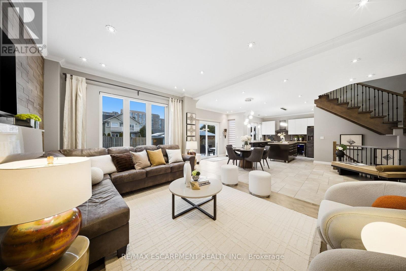 3205 Rolling Stone Court, Mississauga, Ontario  L5B 1V8 - Photo 10 - W12612256