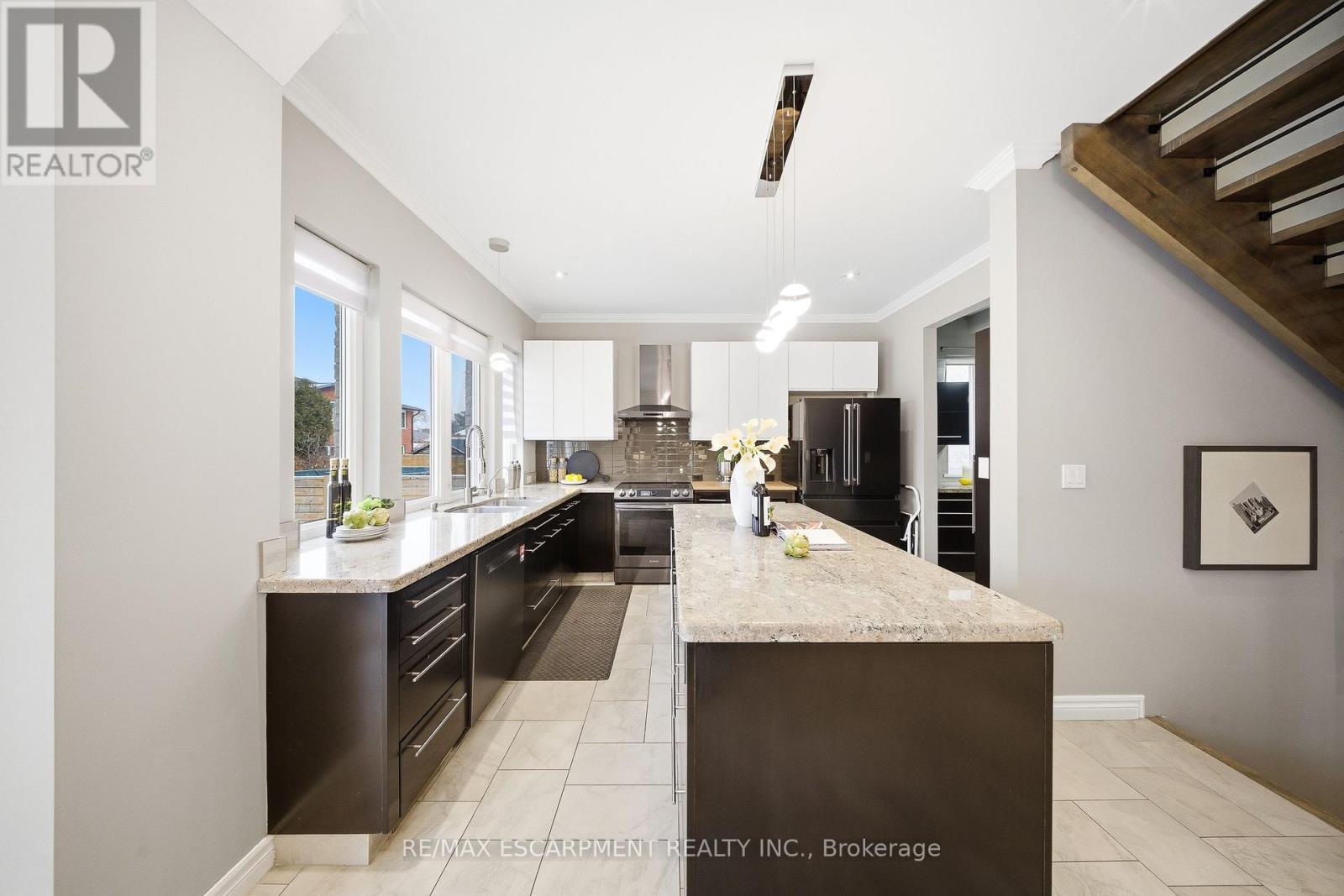 3205 Rolling Stone Court, Mississauga, Ontario  L5B 1V8 - Photo 12 - W12612256