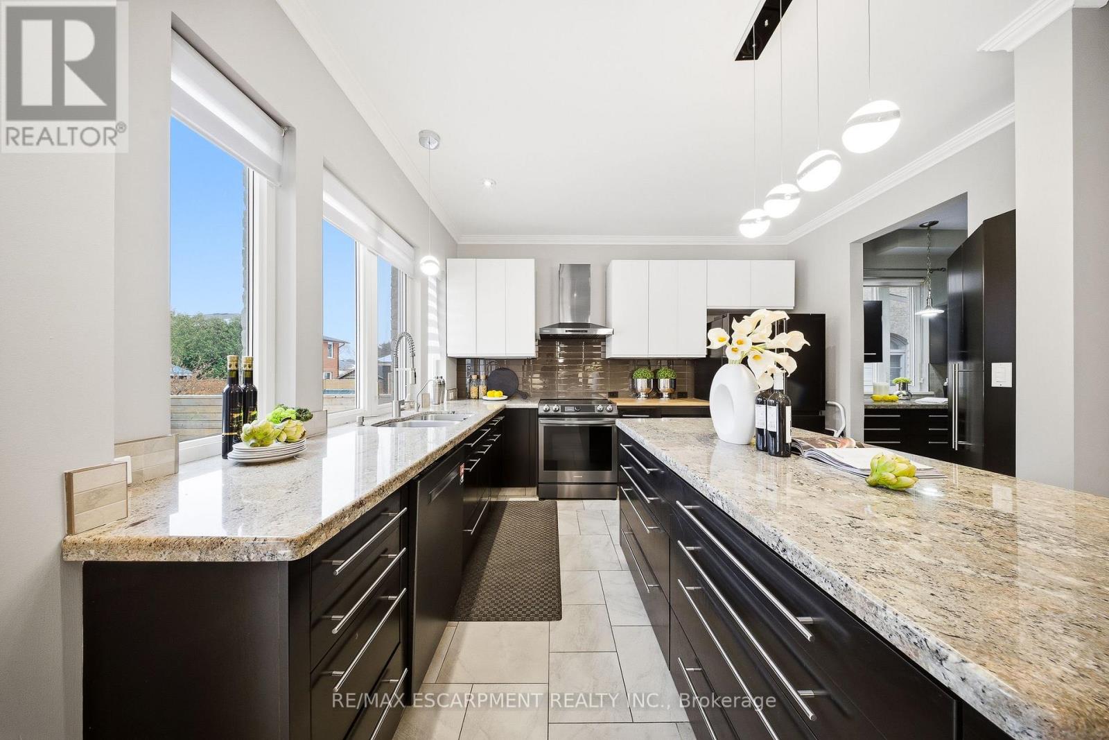 3205 Rolling Stone Court, Mississauga, Ontario  L5B 1V8 - Photo 14 - W12612256