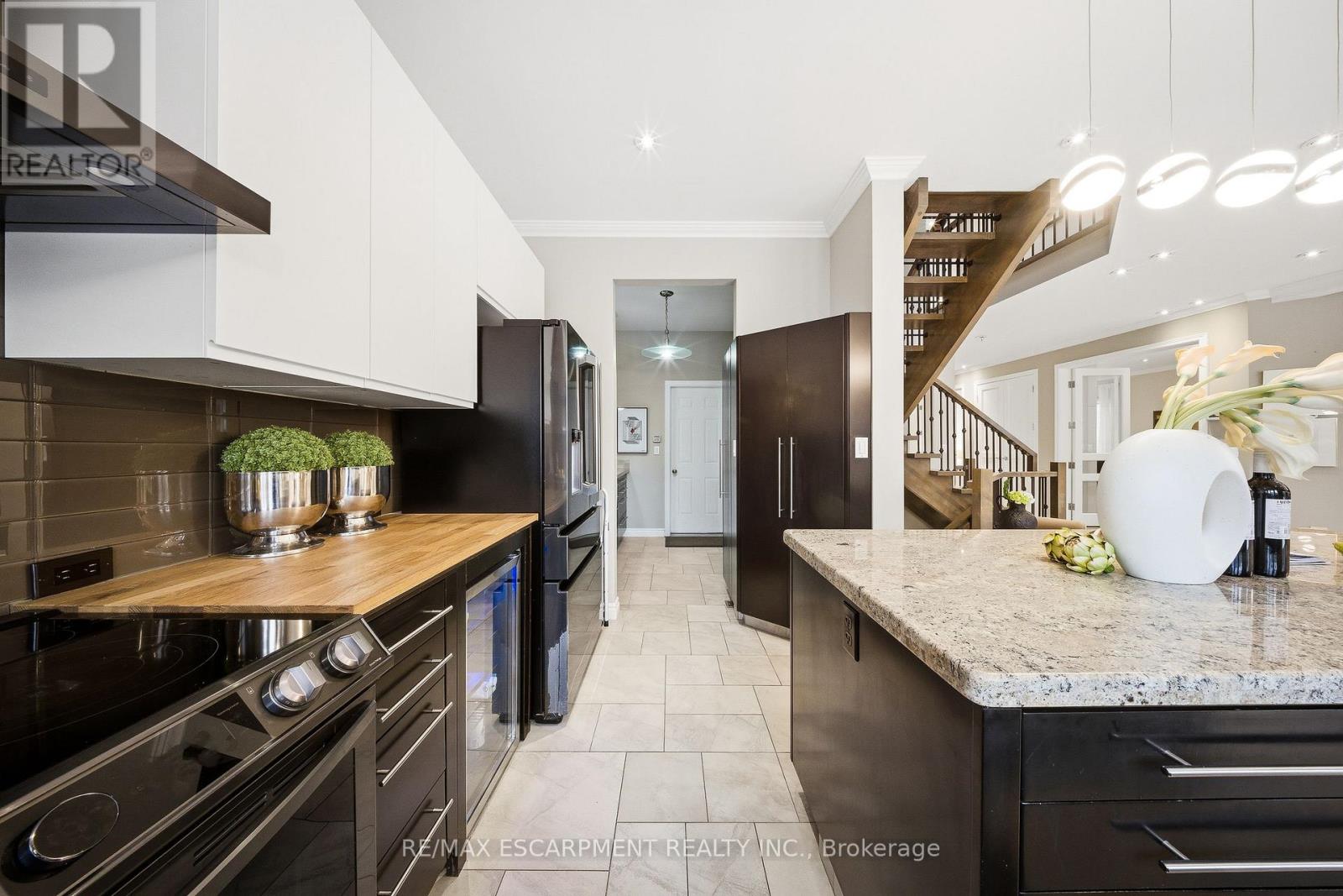 3205 Rolling Stone Court, Mississauga, Ontario  L5B 1V8 - Photo 16 - W12612256