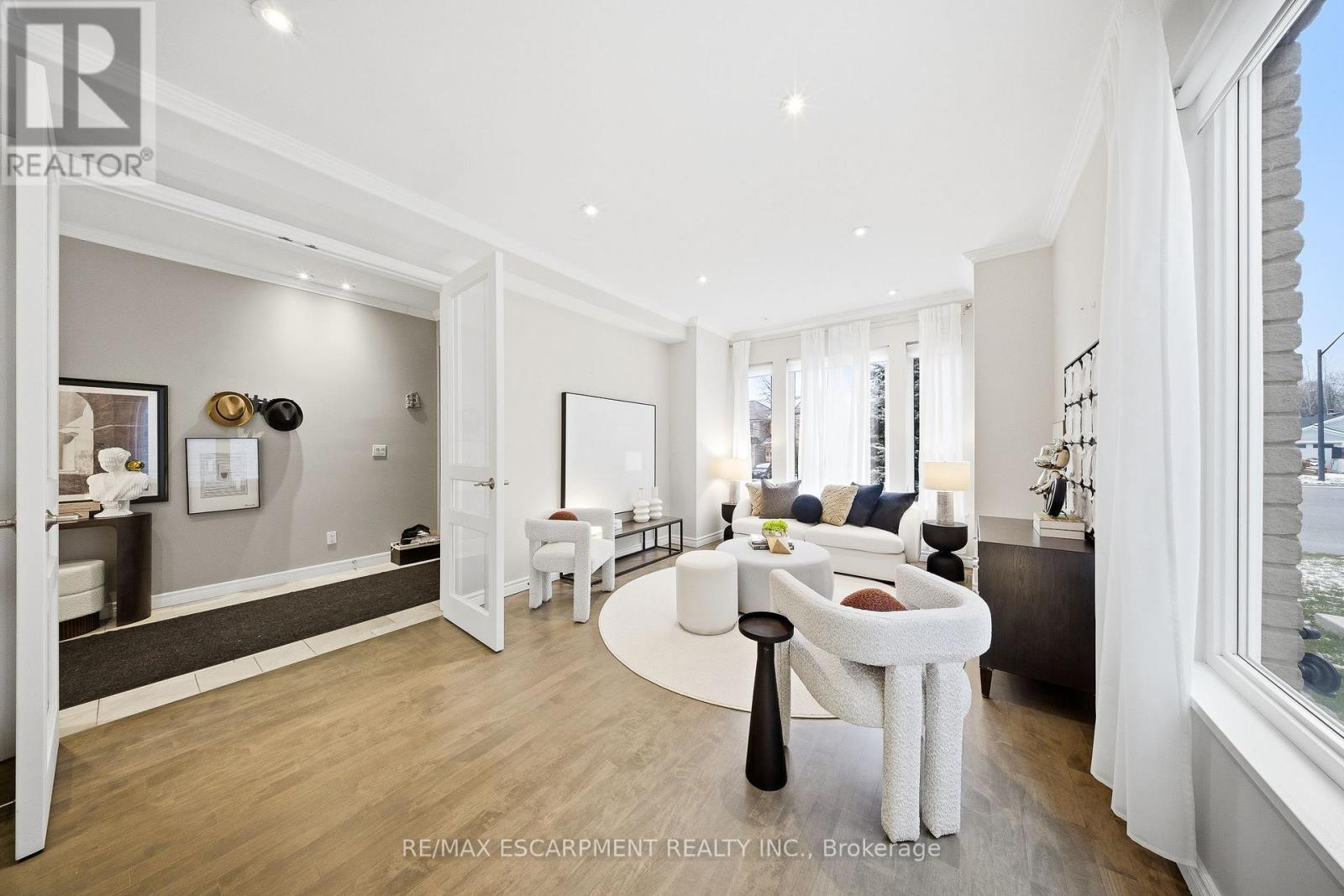 3205 Rolling Stone Court, Mississauga, Ontario  L5B 1V8 - Photo 18 - W12612256