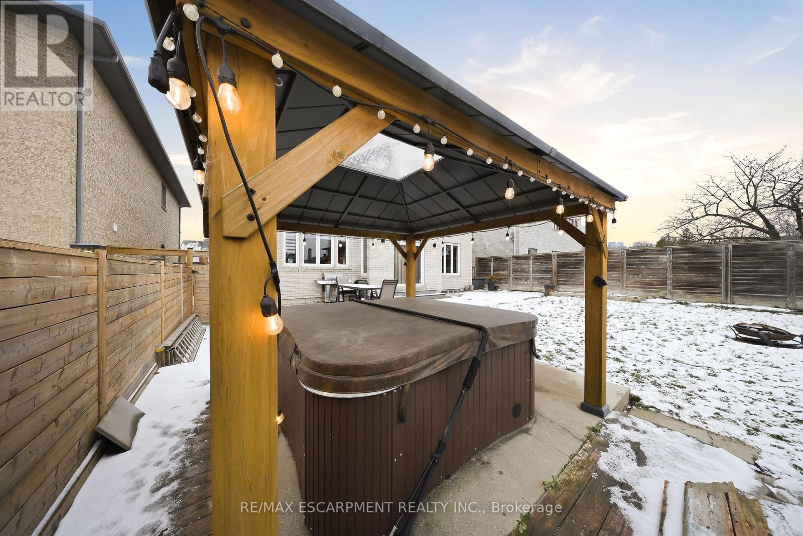 3205 Rolling Stone Court, Mississauga, Ontario  L5B 1V8 - Photo 47 - W12612256