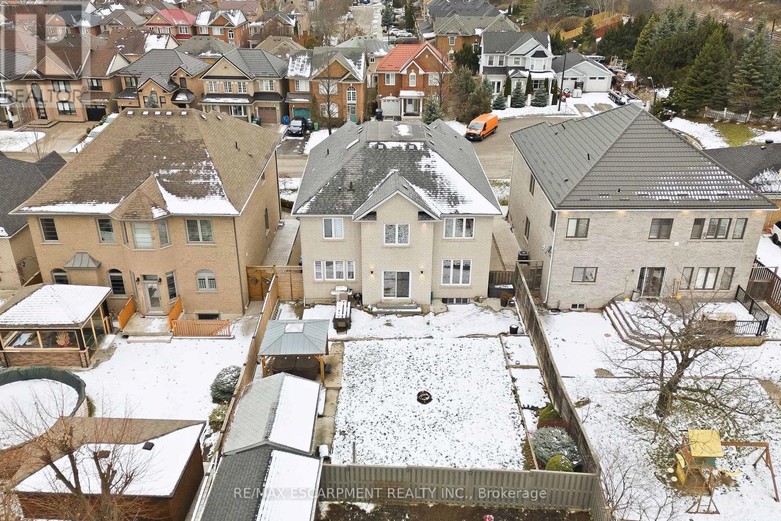 3205 Rolling Stone Court, Mississauga, Ontario  L5B 1V8 - Photo 50 - W12612256