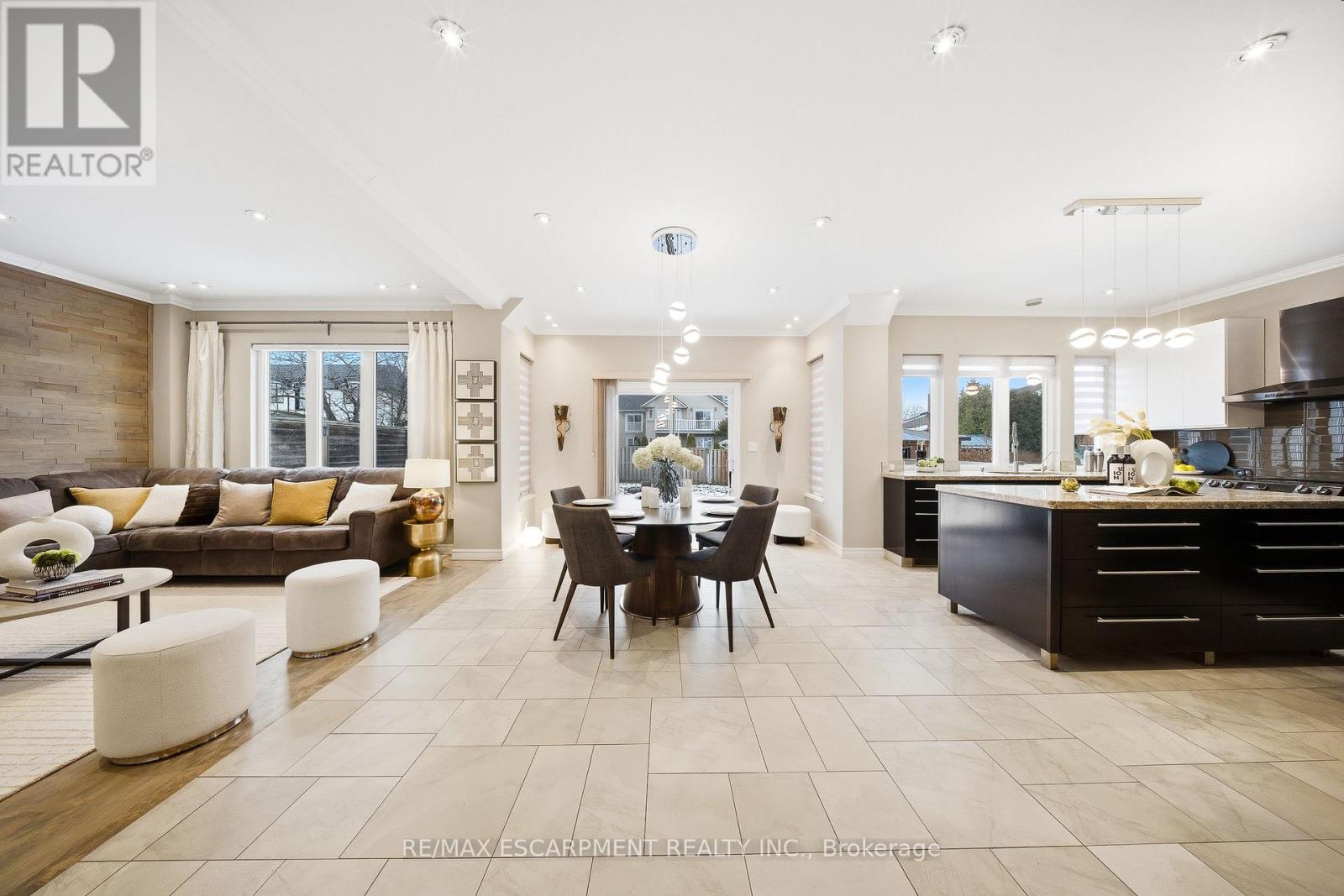 3205 Rolling Stone Court, Mississauga, Ontario  L5B 1V8 - Photo 6 - W12612256