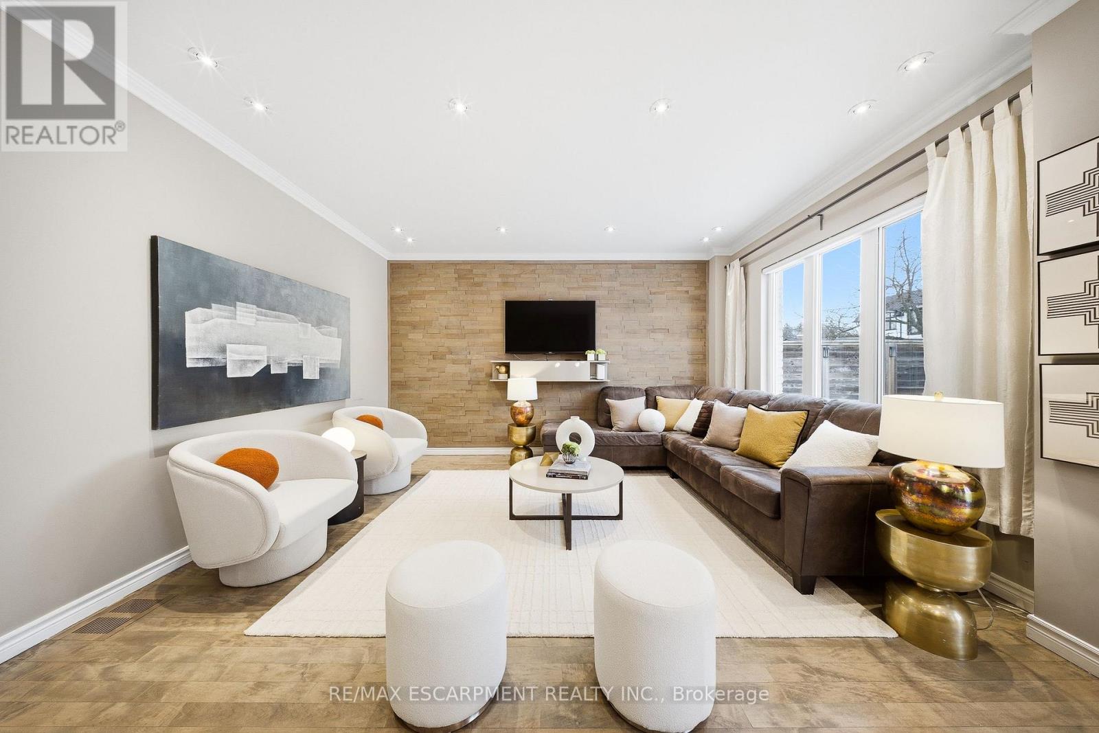 3205 Rolling Stone Court, Mississauga, Ontario  L5B 1V8 - Photo 8 - W12612256