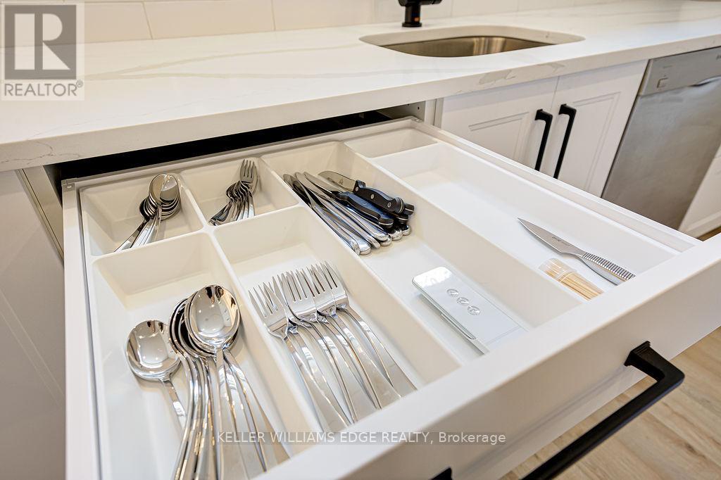 1 - 1456 Olga Drive, Burlington, Ontario  L7S 1L5 - Photo 9 - W12612288