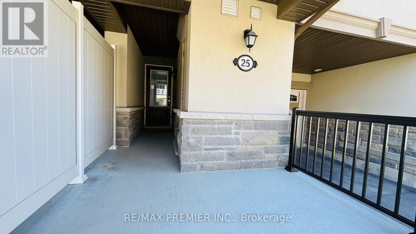 25 Mcgrath Avenue, Richmond Hill, Ontario  L4S 0K8 - Photo 3 - N12327942