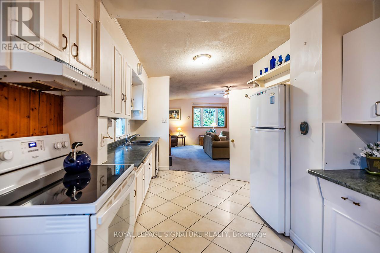 9 South Charles Street, Quinte West, Ontario  K8V 2R8 - Photo 12 - X12612086