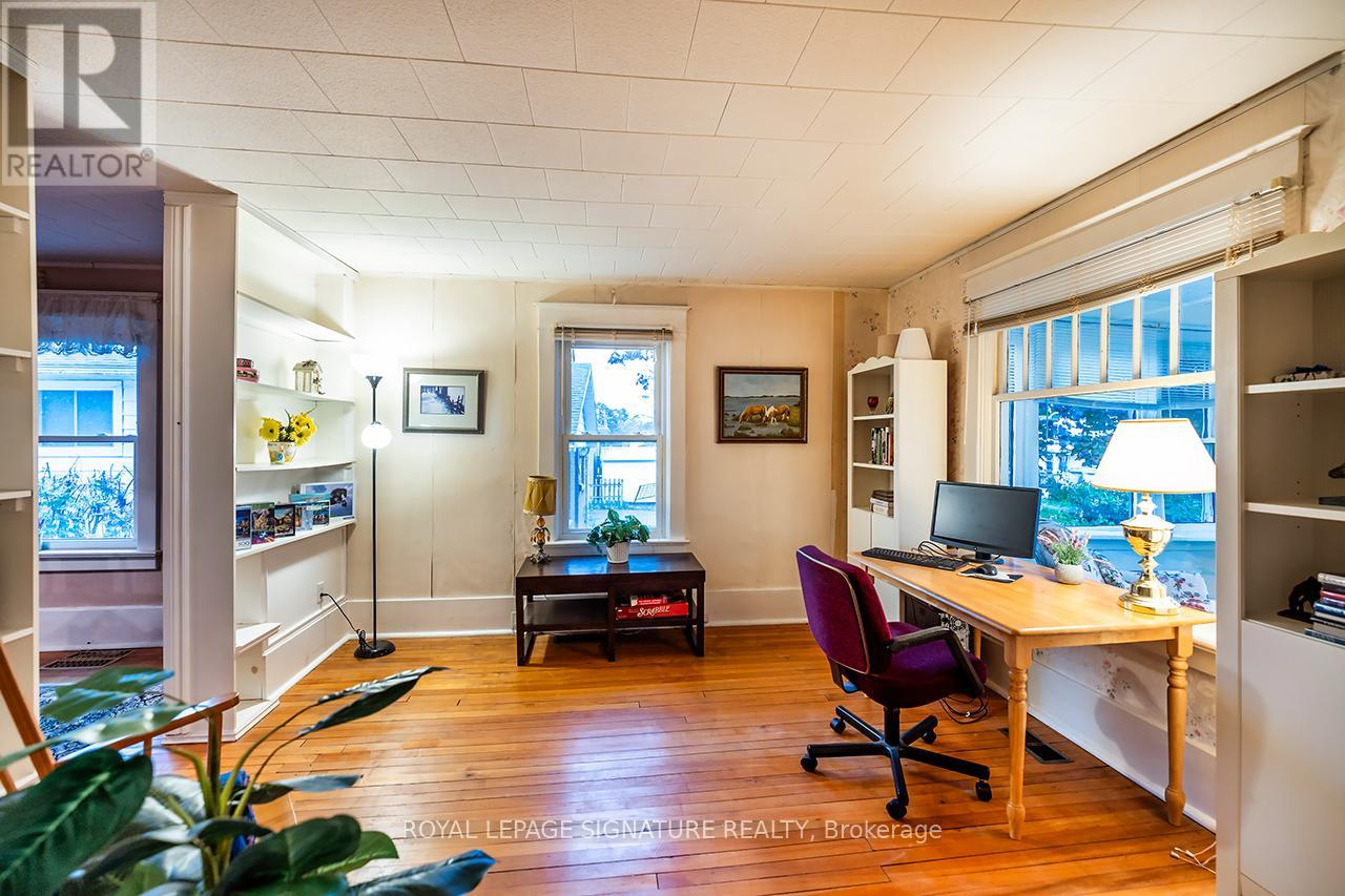 9 South Charles Street, Quinte West, Ontario  K8V 2R8 - Photo 5 - X12612086