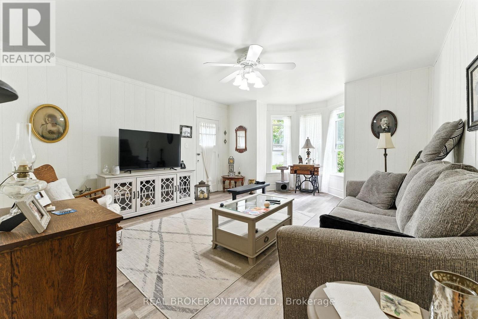 396 William Street, Norfolk, Ontario  N4B 2X5 - Photo 12 - X12612114