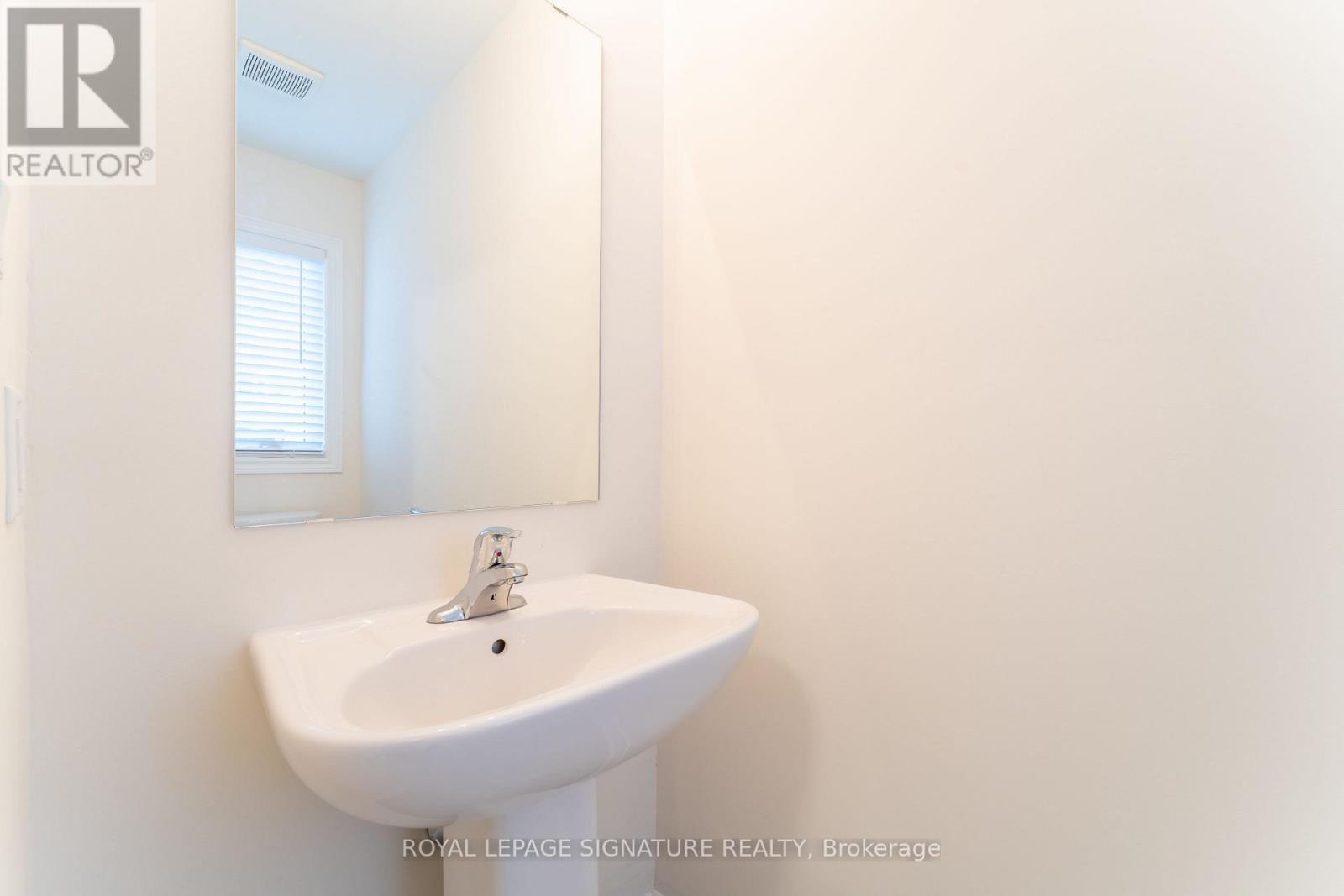 143 Sonoma Lane, Hamilton, Ontario  L8E 0J9 - Photo 4 - X12612130