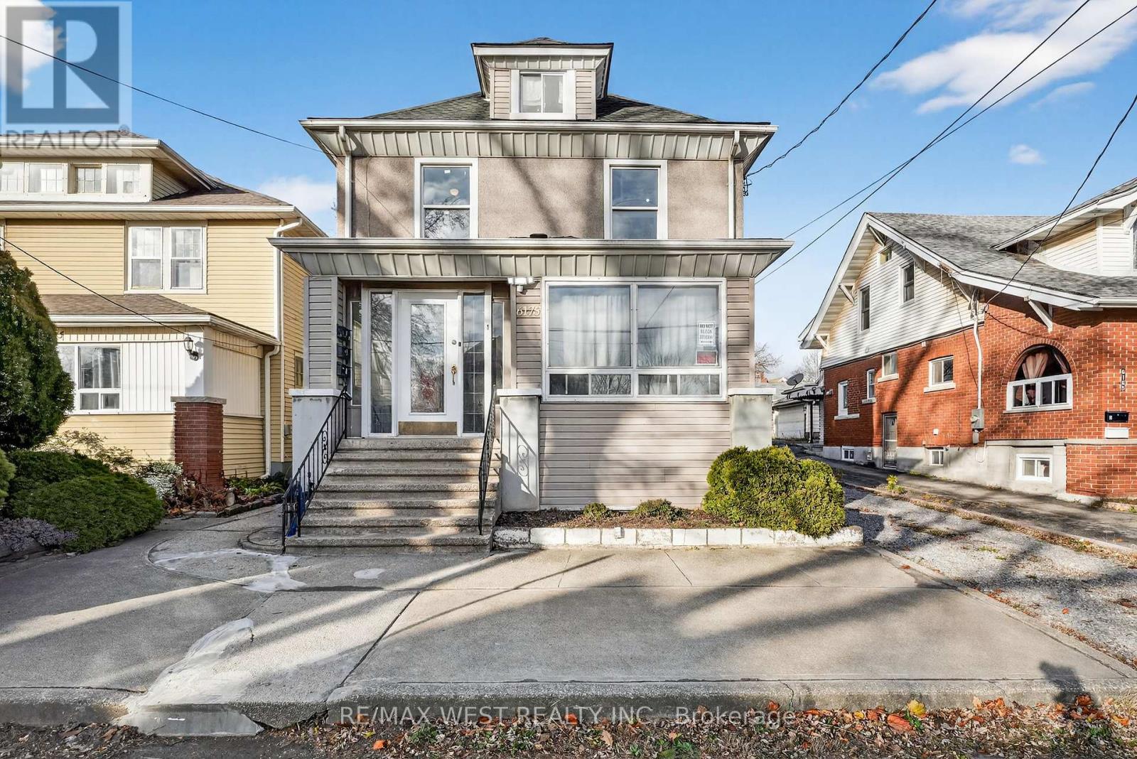 6175 Barker Street, Niagara Falls, Ontario  L2G 1Y5 - Photo 2 - X12612142