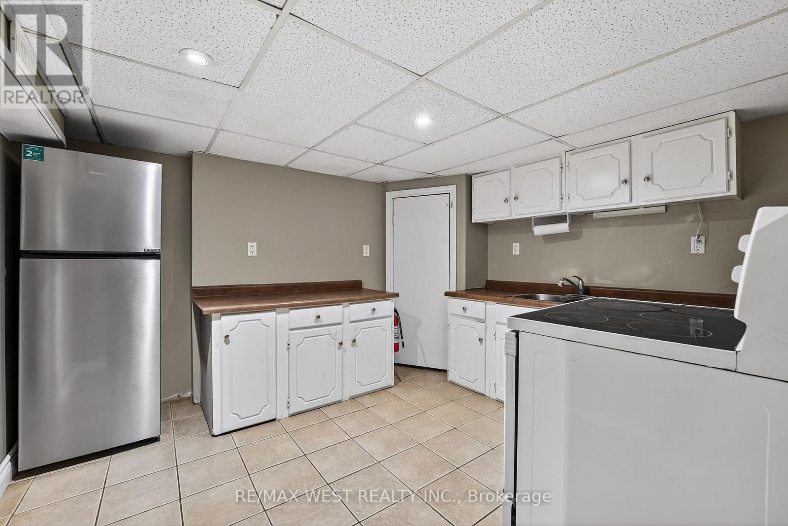 6175 Barker Street, Niagara Falls, Ontario  L2G 1Y5 - Photo 32 - X12612142