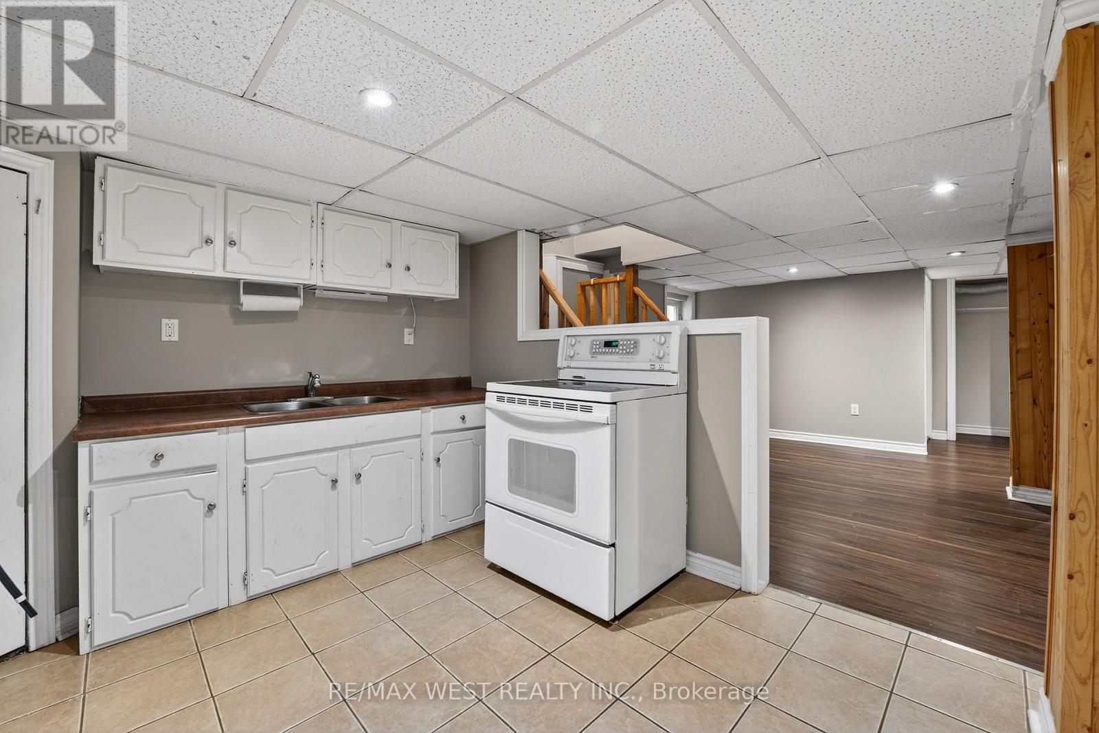 6175 Barker Street, Niagara Falls, Ontario  L2G 1Y5 - Photo 33 - X12612142