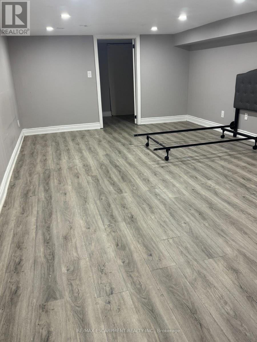 LOWER - 267 MILLEN ROAD, Hamilton, Ontario