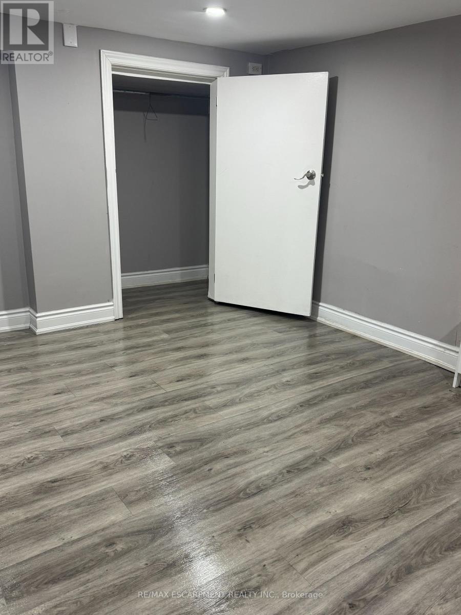 Lower - 267 Millen Road, Hamilton, Ontario  L8E 2H1 - Photo 3 - X12612238