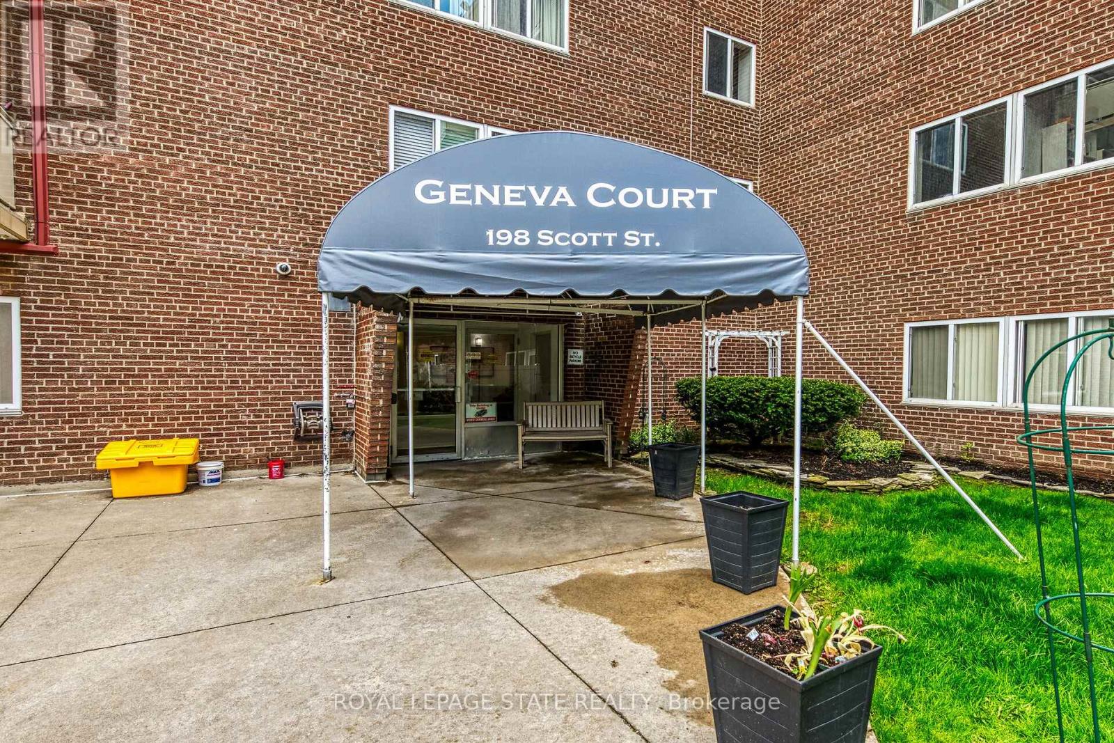 220 - 198 Scott Street, St. Catharines, Ontario  L2N 5T3 - Photo 6 - X12612274