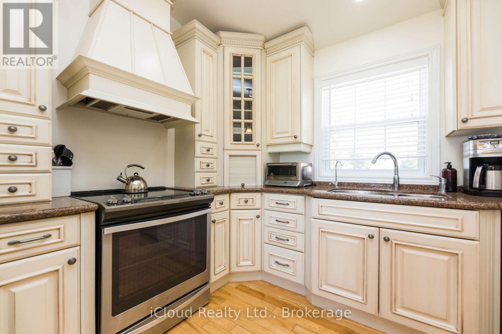 282303 Concession 4-5 Road, East Luther Grand Valley, Ontario  L9W 0W4 - Photo 13 - X12612290