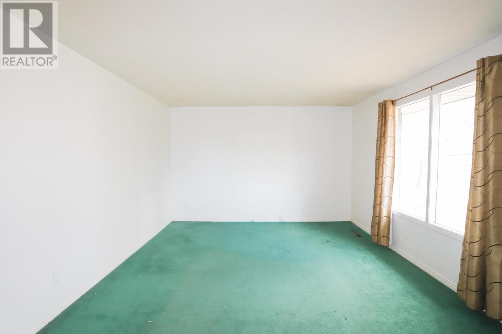 65 Wayne Ct, Sault Ste. Marie, Ontario  P6A 4S5 - Photo 10 - SM253305