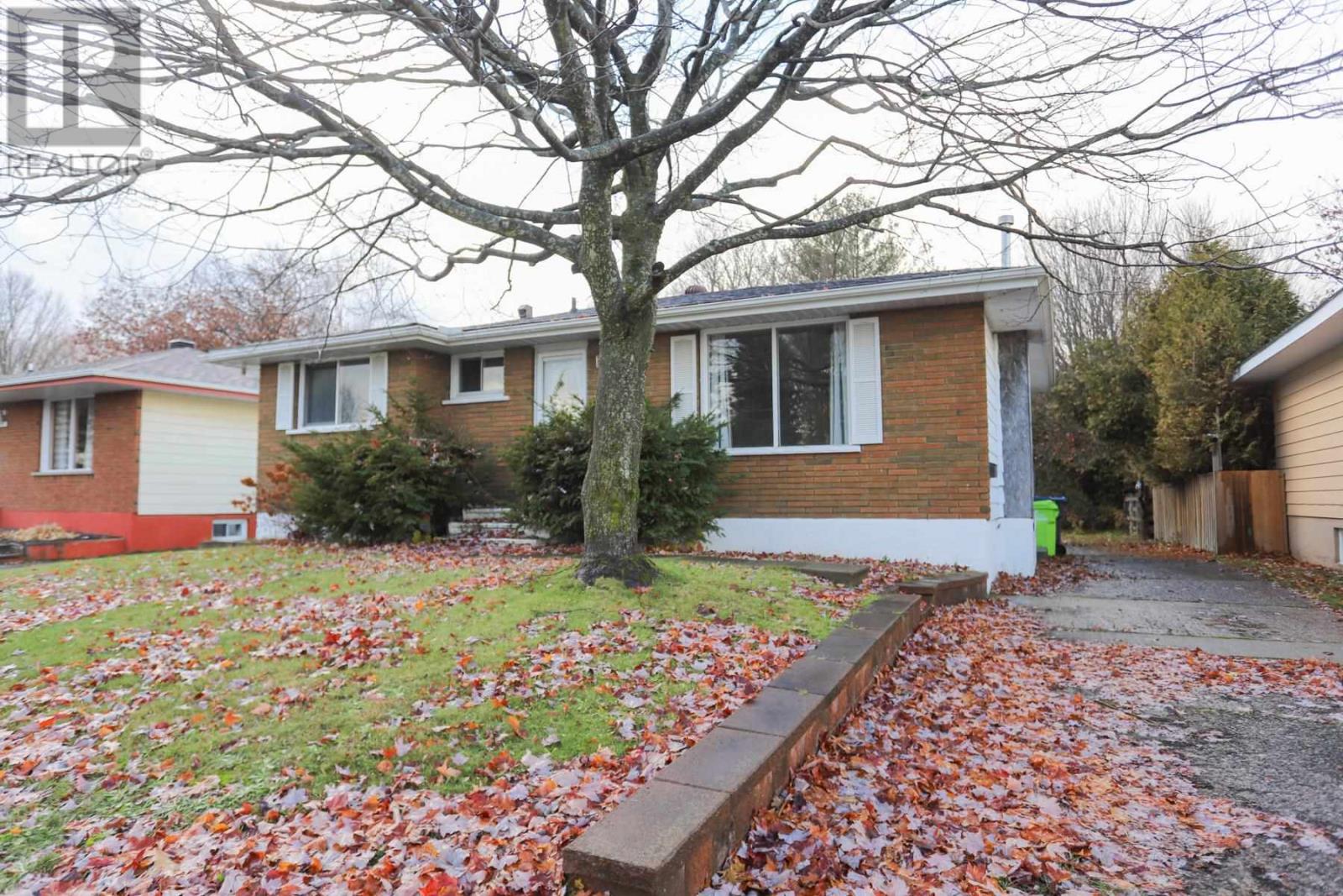 65 Wayne CT, Sault Ste. Marie, Ontario