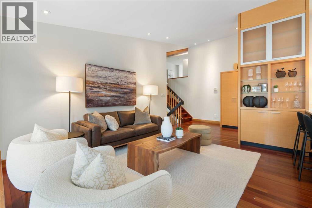 211 Coach Side Road Sw, Calgary, Alberta  T3H 1L6 - Photo 7 - A2273632