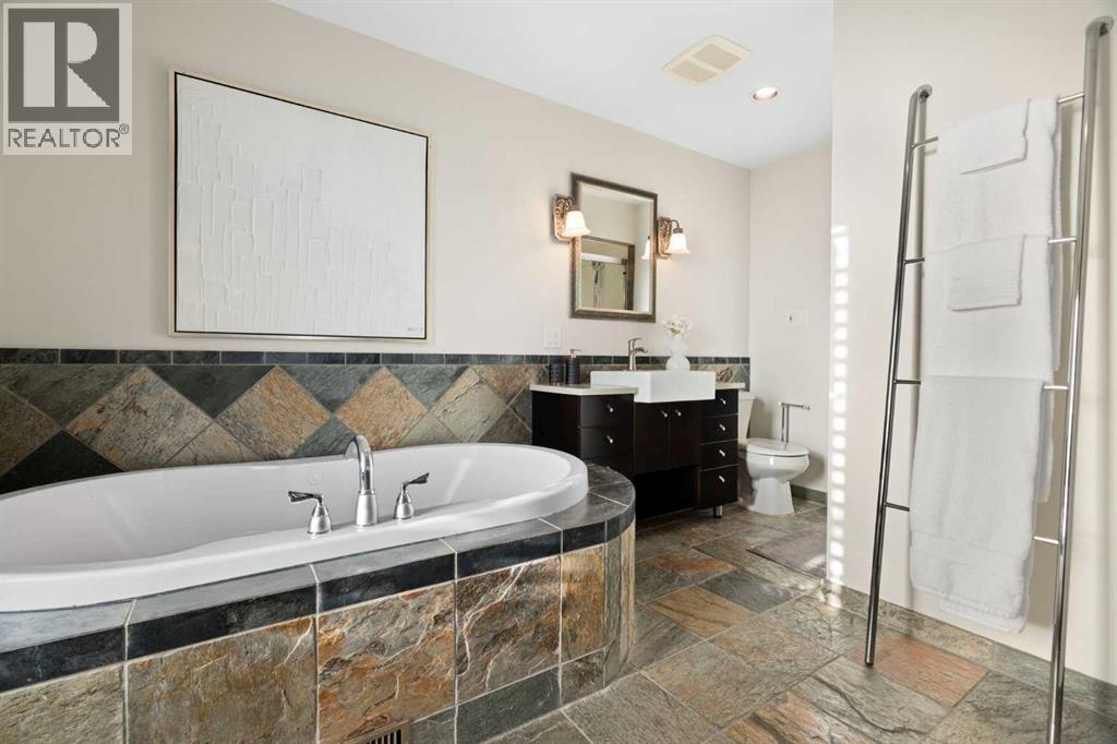 211 Coach Side Road Sw, Calgary, Alberta  T3H 1L6 - Photo 25 - A2273632