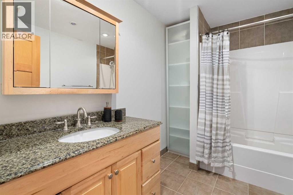 211 Coach Side Road Sw, Calgary, Alberta  T3H 1L6 - Photo 31 - A2273632