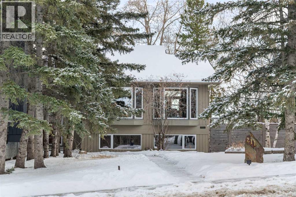 211 Coach Side Road Sw, Calgary, Alberta  T3H 1L6 - Photo 2 - A2273632