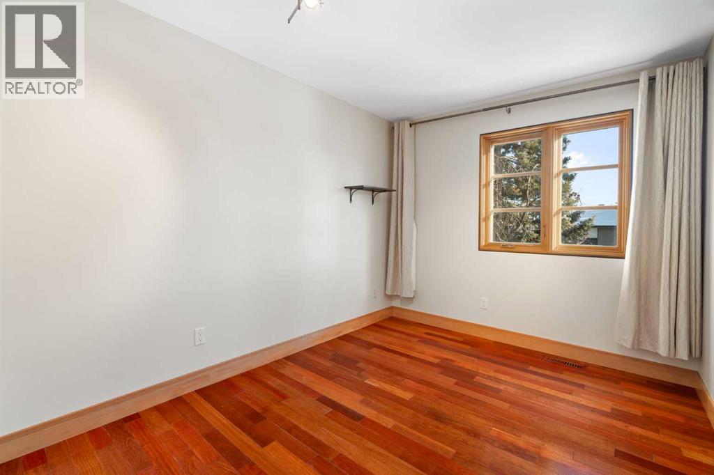 211 Coach Side Road Sw, Calgary, Alberta  T3H 1L6 - Photo 27 - A2273632