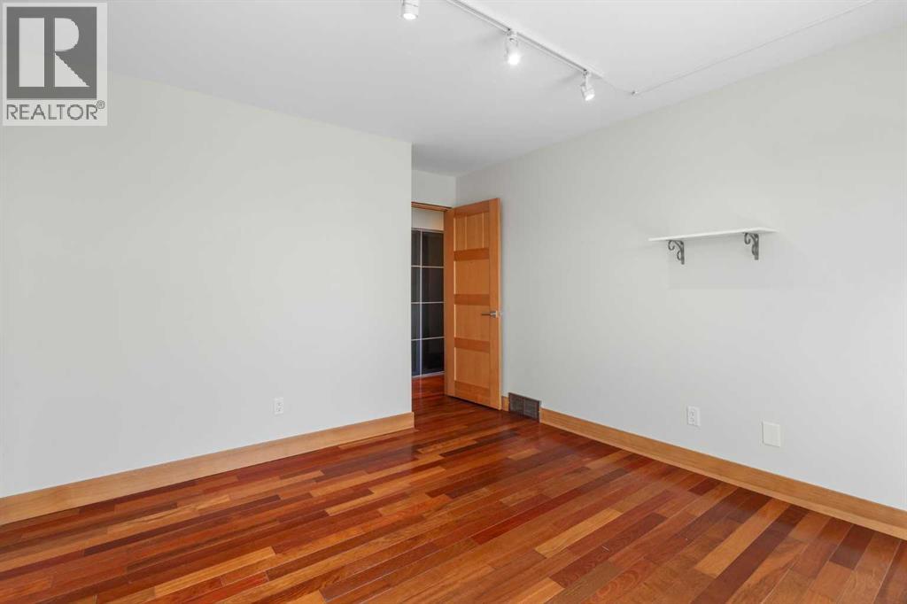 211 Coach Side Road Sw, Calgary, Alberta  T3H 1L6 - Photo 26 - A2273632