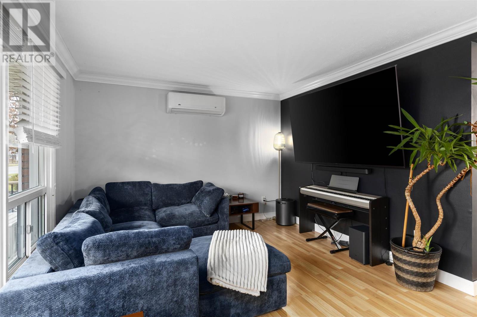 225 Hugill St, Sault Ste. Marie, Ontario  P6A 4G1 - Photo 3 - SM253436