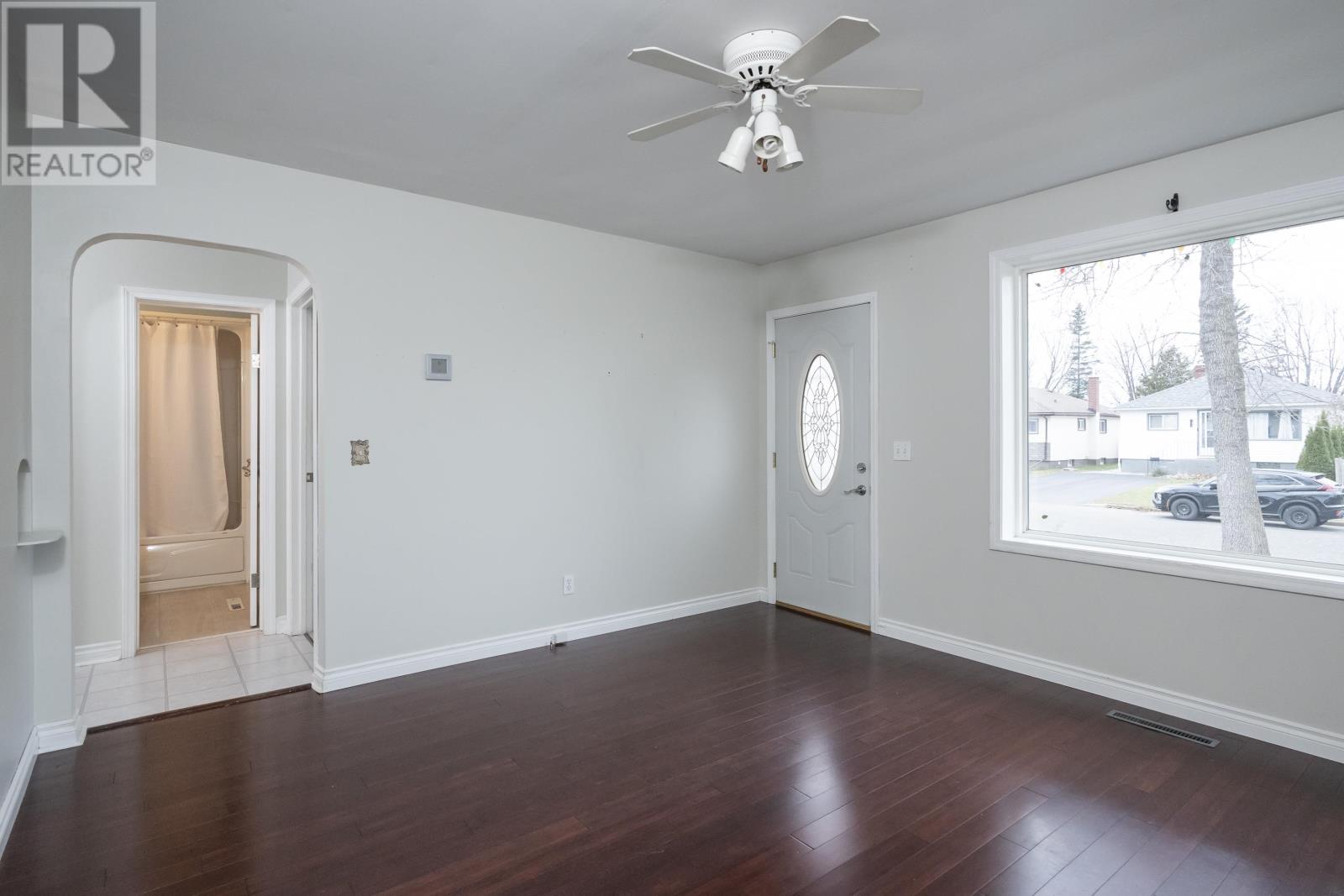 1332 Wallbridge Ave, Thunder Bay, Ontario  P7E 3K8 - Photo 12 - TB253516