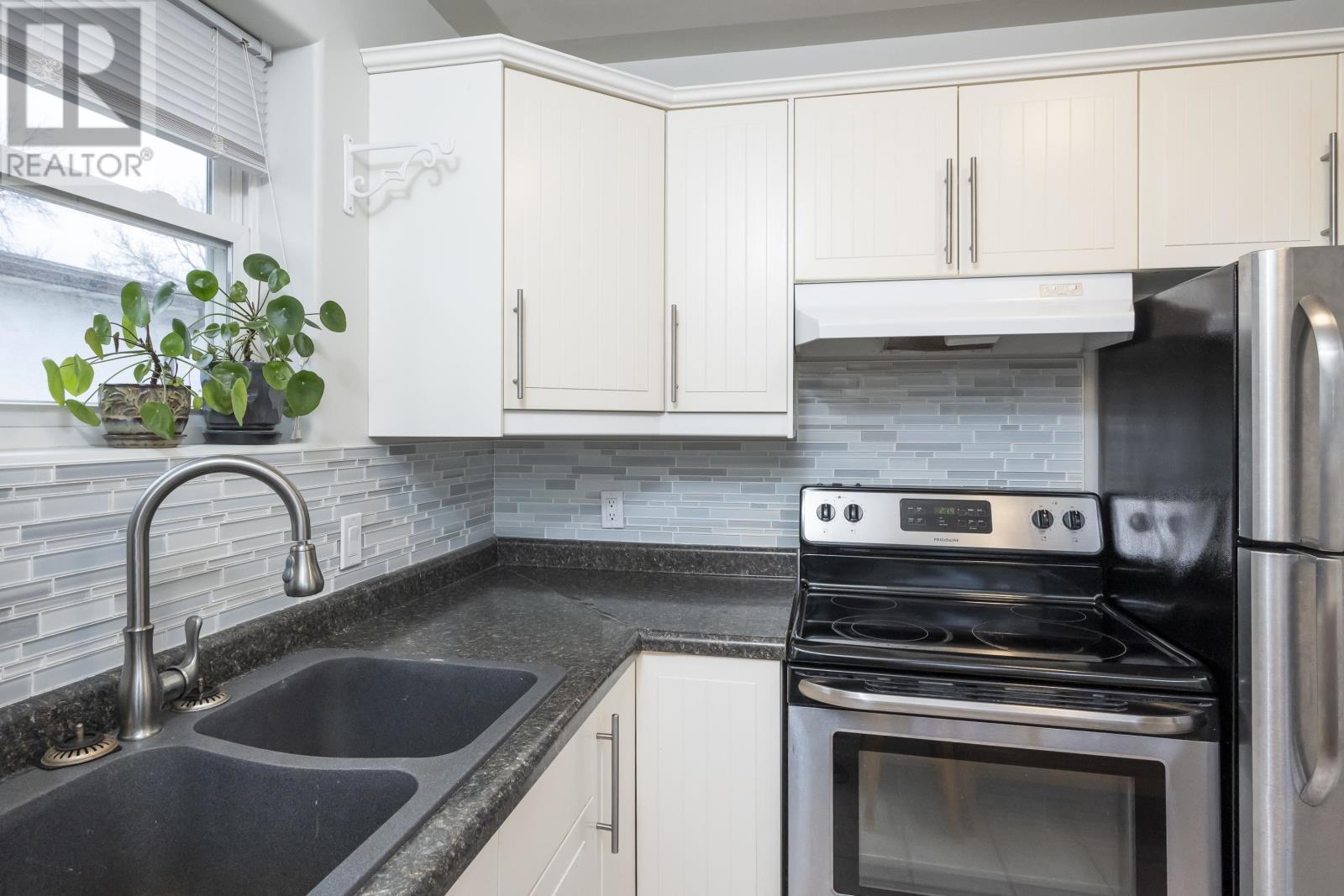 1332 Wallbridge Ave, Thunder Bay, Ontario  P7E 3K8 - Photo 23 - TB253516