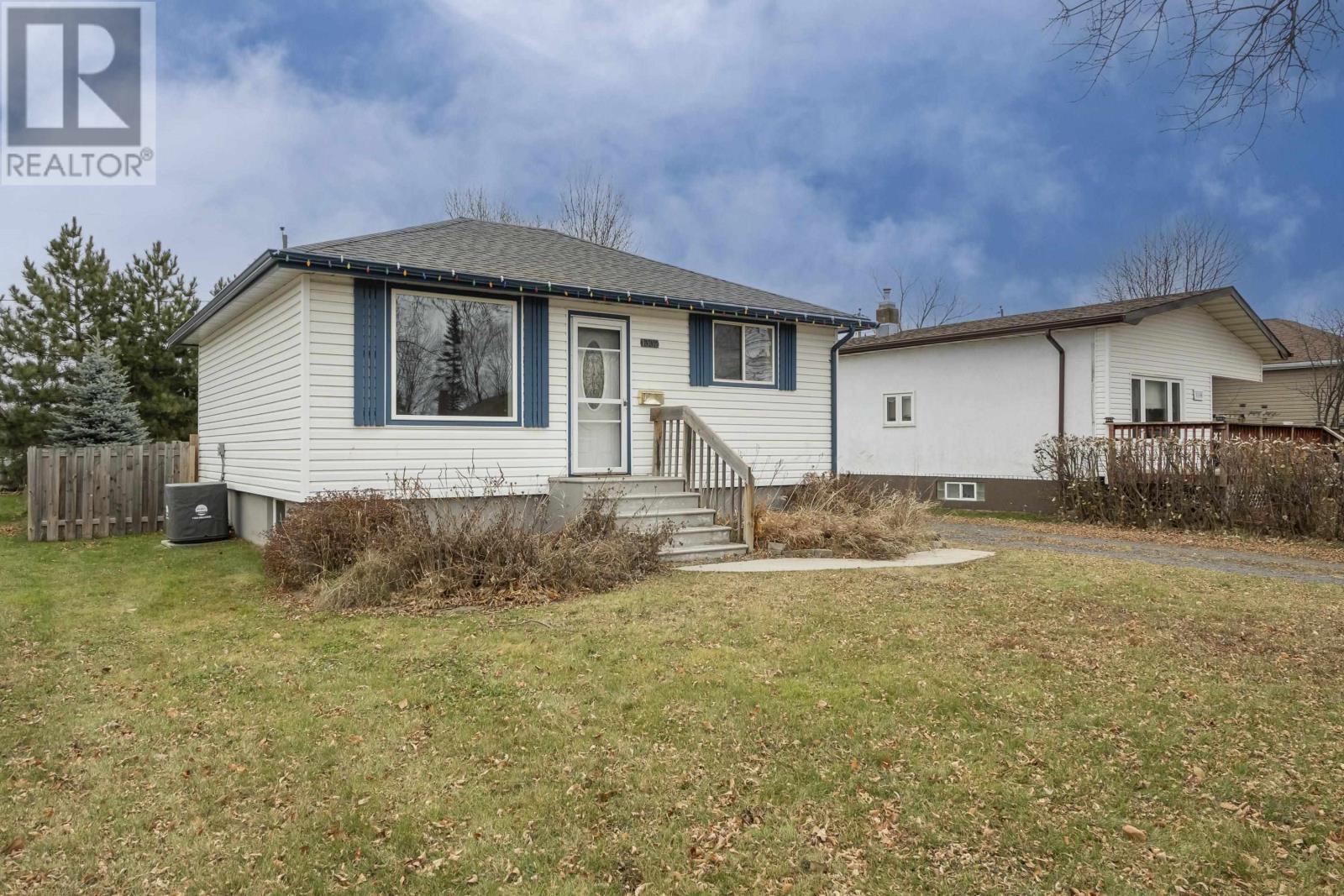 1332 Wallbridge Ave, Thunder Bay, Ontario  P7E 3K8 - Photo 3 - TB253516