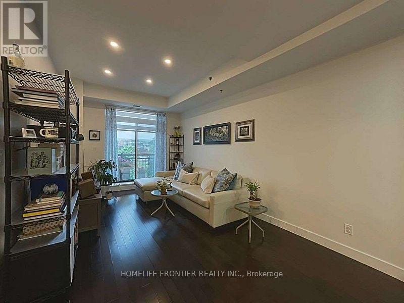 304 - 34 Plains Road E, Burlington, Ontario  L7T 0B9 - Photo 4 - W12589866