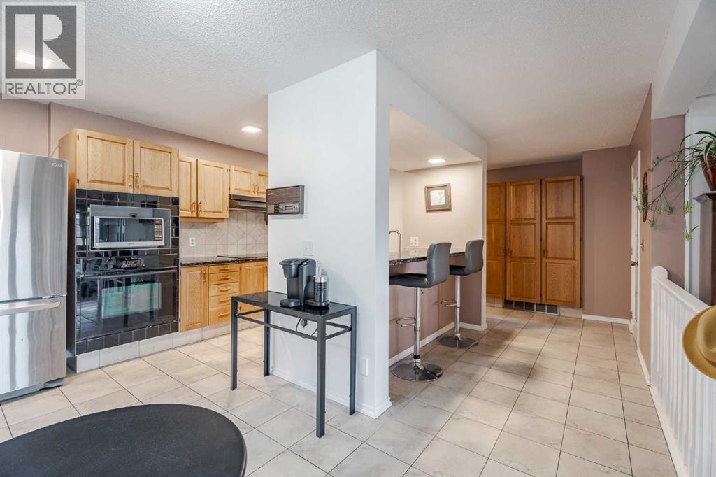 2427 Deer Side Drive, Calgary, Alberta  T2J 5L7 - Photo 14 - A2271544