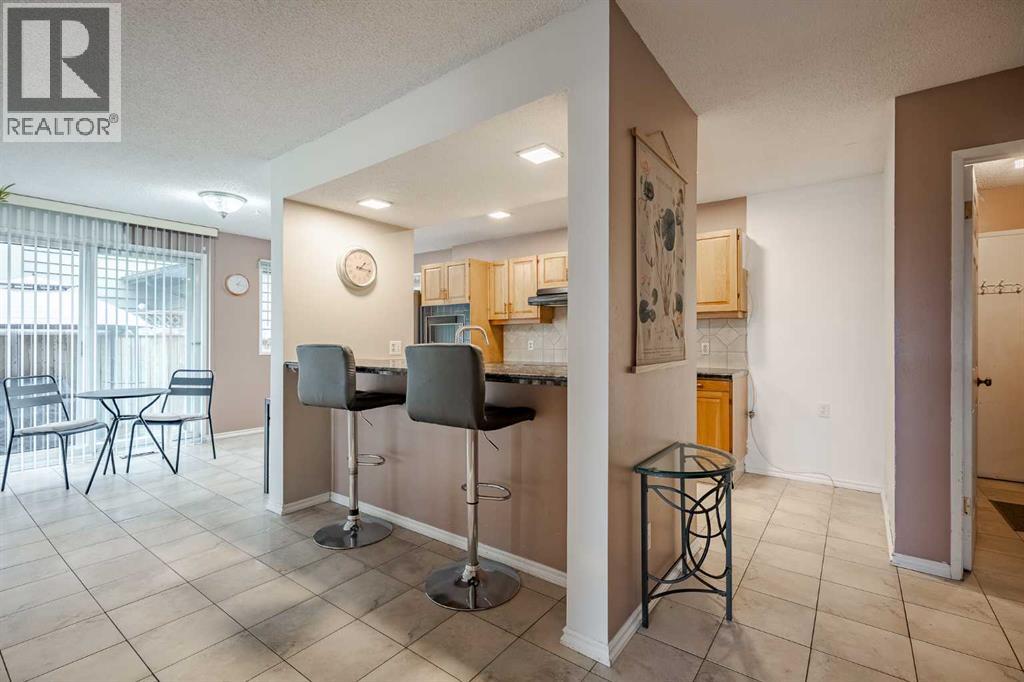 2427 Deer Side Drive, Calgary, Alberta  T2J 5L7 - Photo 11 - A2271544