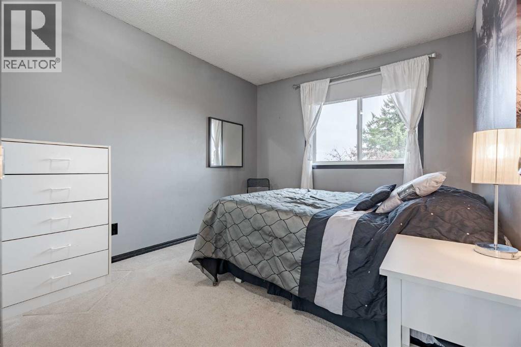 2427 Deer Side Drive, Calgary, Alberta  T2J 5L7 - Photo 20 - A2271544