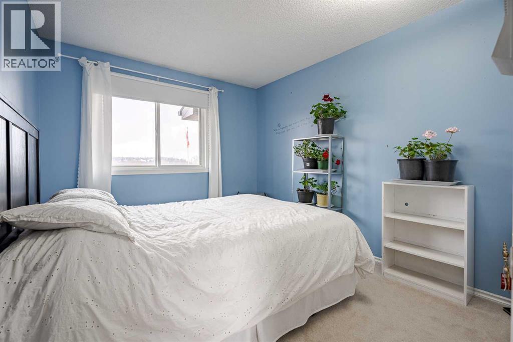 2427 Deer Side Drive, Calgary, Alberta  T2J 5L7 - Photo 21 - A2271544