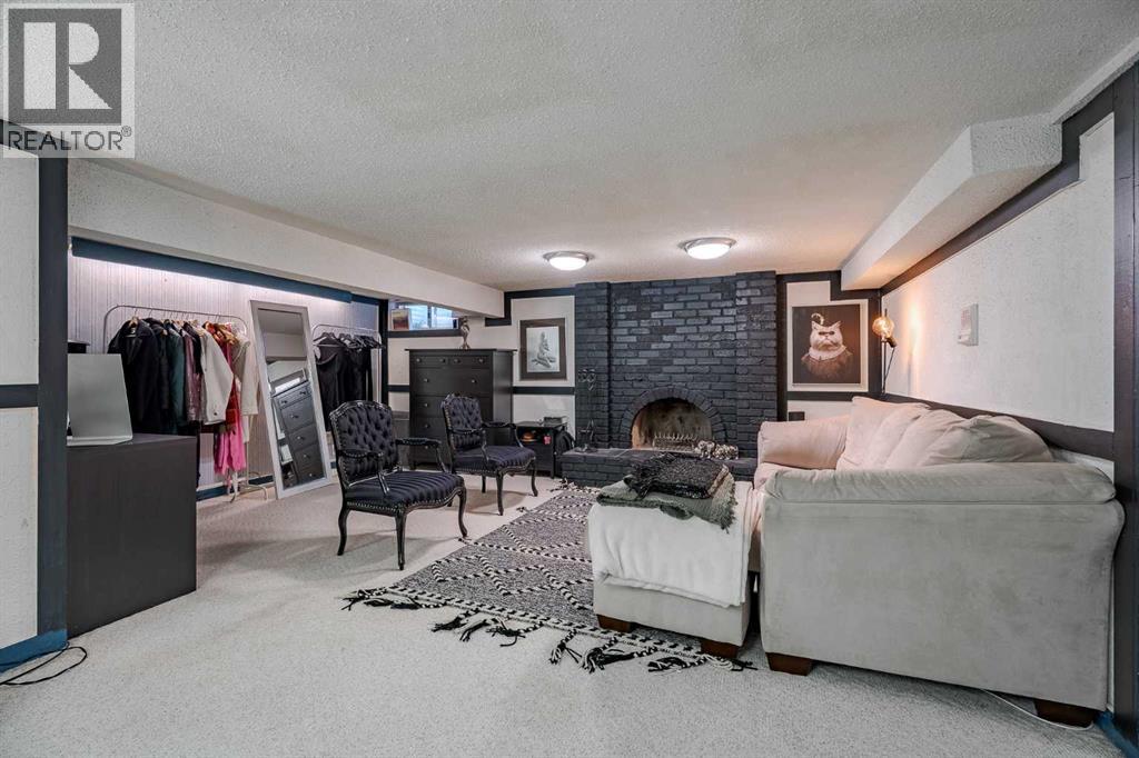 2427 Deer Side Drive, Calgary, Alberta  T2J 5L7 - Photo 33 - A2271544