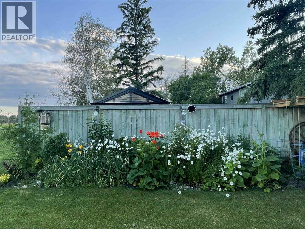 2427 Deer Side Drive, Calgary, Alberta  T2J 5L7 - Photo 46 - A2271544