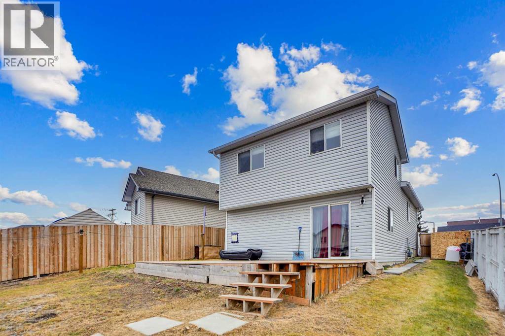 63 Martinbrook Road Ne, Calgary, Alberta  T3J 3E1 - Photo 4 - A2272341