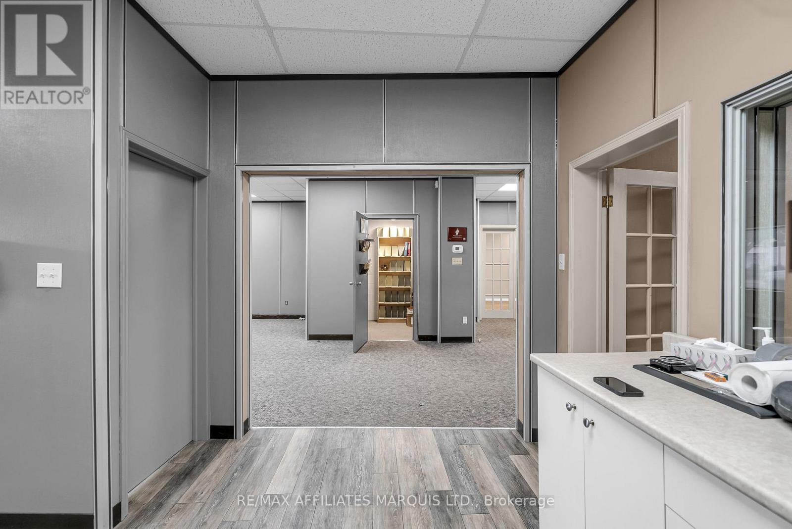 111 Montreal Road, Cornwall, Ontario  K6H 1B2 - Photo 6 - X12304456