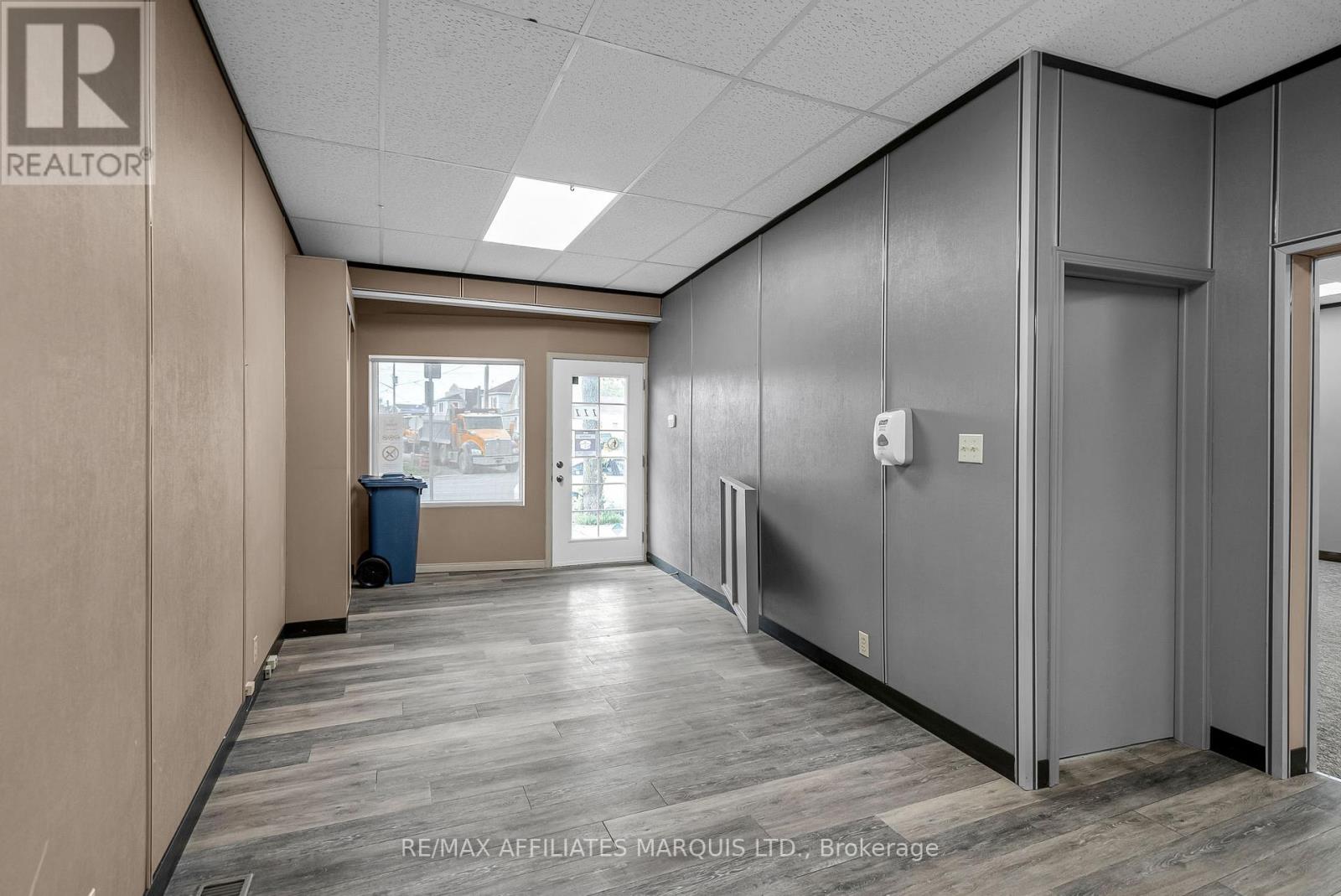 111 Montreal Road, Cornwall, Ontario  K6H 1B2 - Photo 3 - X12304456